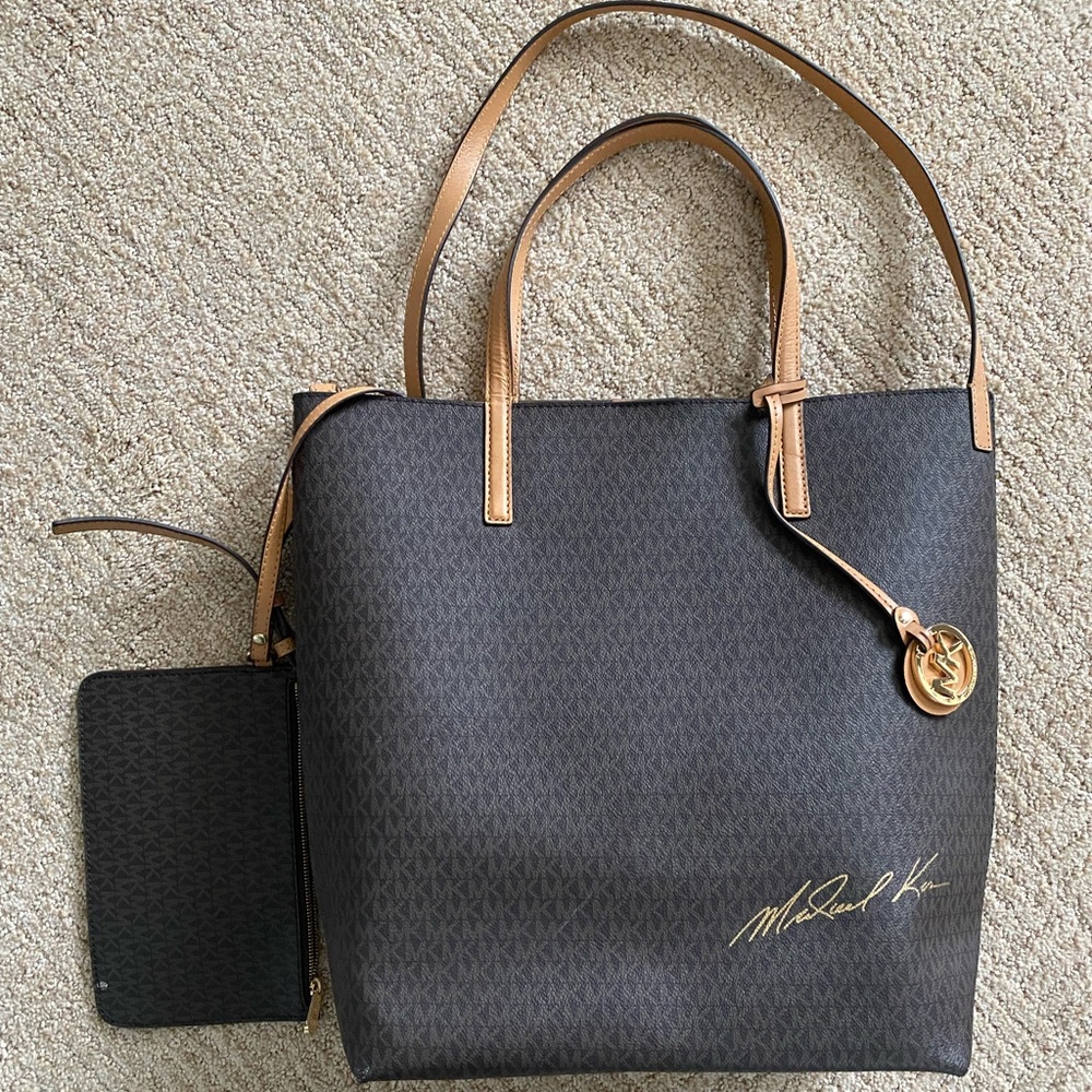 Michael Kors Signature Tote